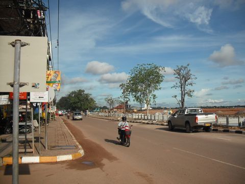 �r�G���`�����E���R���쉈���̒ʂ�i�r�A���I�Ŕj