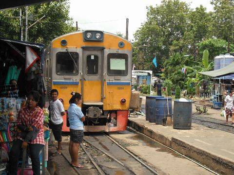 ���[�J����