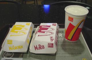 マクドナルドでビールが飲めます