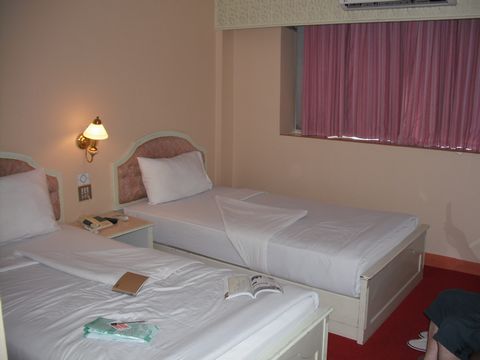 �R���[�g�z�e��