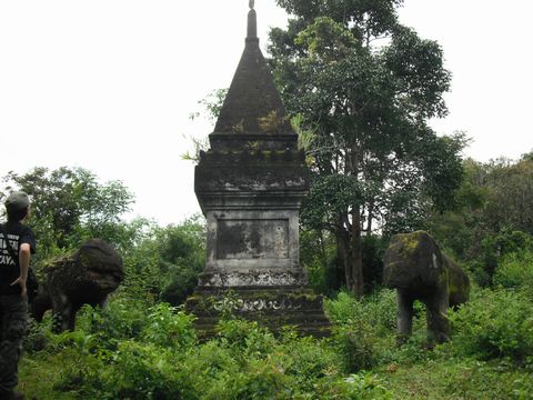 �^�E�e�B�A��