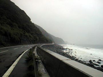 ���˖��t�߂̊C��