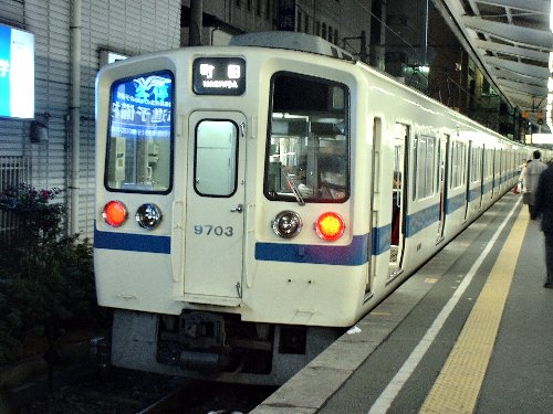 9000�`