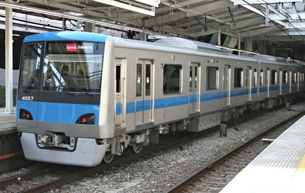�V4000�`(4557F)
