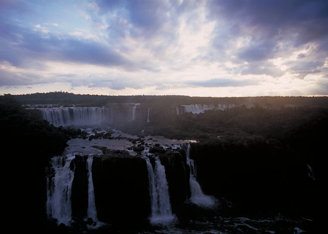 COAX̑ Iguazu Falls