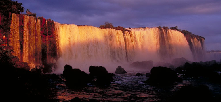 COAX̑ Iguazu Falls