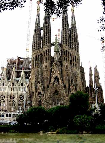 gaudi.jpg (30280 oCg)