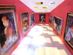 穴から見れば：美術館