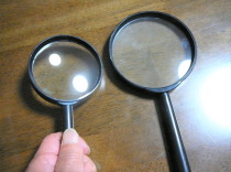 ライトより少し小さめの虫眼鏡