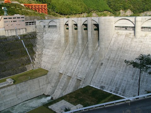 ���͊������Ă���񂾂ȁA���ꂪ�B�ł́A�Ȃ�Ő��������Ă��Ȃ����Ƃ����Ɓc�c�B