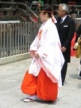 巫女さん