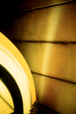 R8, Summilux R1.4/80, EPL