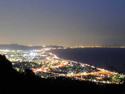 ���c����i