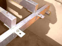 ���E�����̍|�ނ̏�ɑO������̍|�ނ��ڂ����Ƃ���