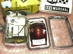 �W�T�O�f�s�̍\���p�[�c