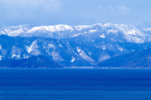 志賀の浦と比良山地 滋賀県彦根市より 四条高志氏撮影