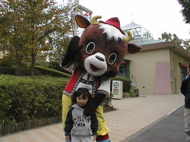 ���ǂ��΃t�@�~���[�q��ɂāA�}�L�o�N��