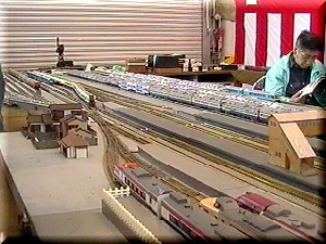 �~�j�`���A�̓d�ԃR�[�i�[������܂����B