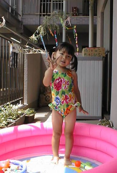 �x�����_�̃v�[���ŗV�Ԑ��