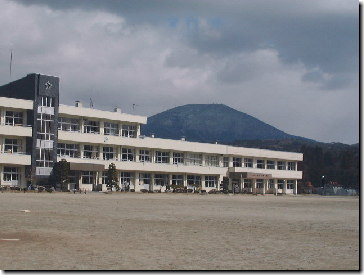 ���ʏ��w�Z�Z�납�玺���R���̂��ށB