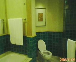 BathroomofSheratonGrandeSukhumvit.jpg