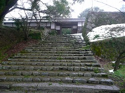 H隬E