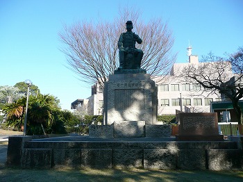 J鑜