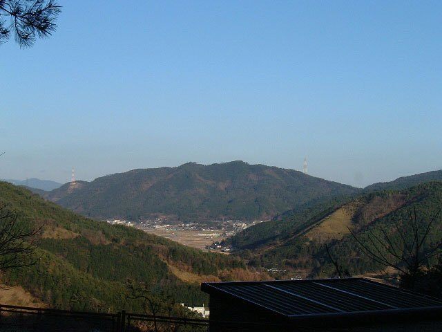 歌垣山