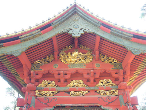 䐬