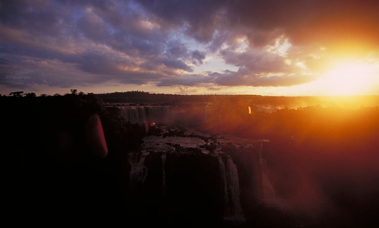 COAX̑ Iguazu Falls