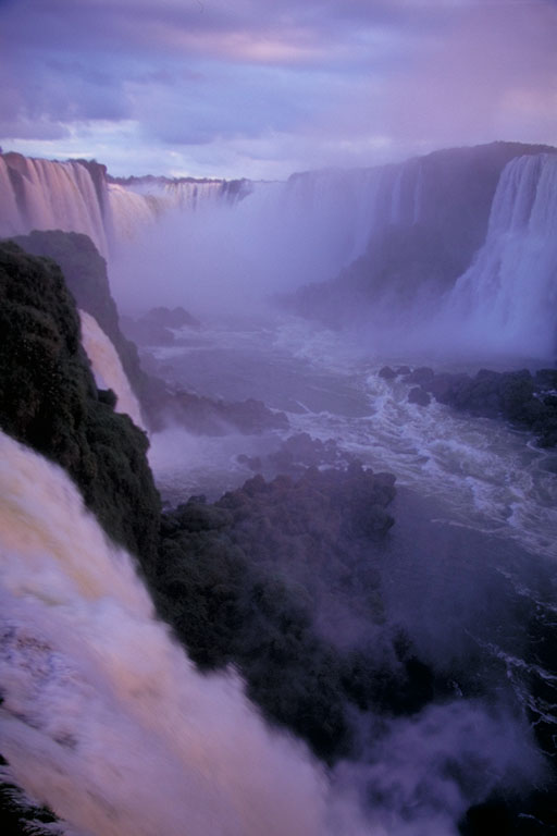 COAX̑ Iguazu Falls