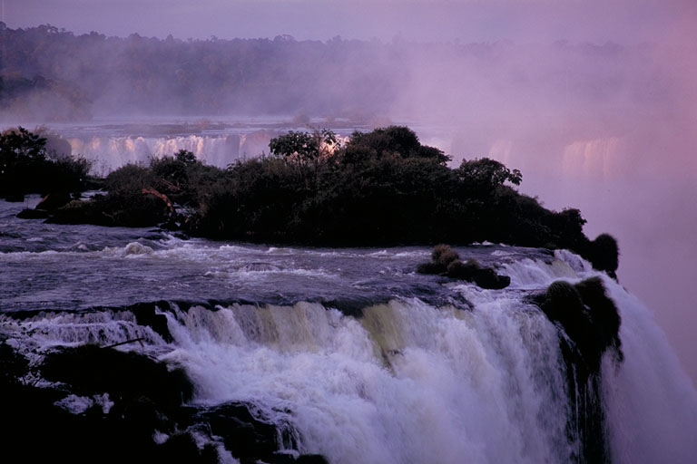 COAX̑ Iguazu Falls