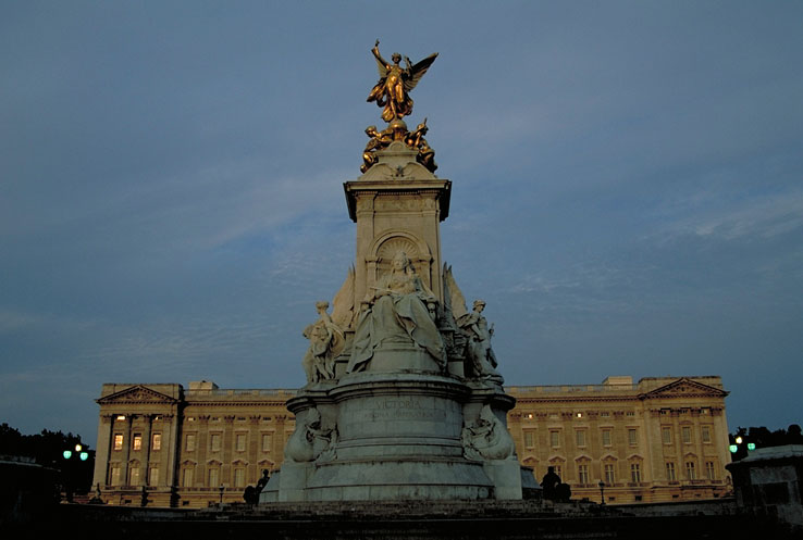 obLK{a Buckingham Palace