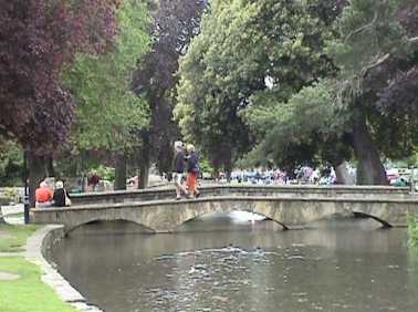 bourtononthewater.jpg (18287 oCg)