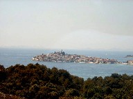 v`F Ploce