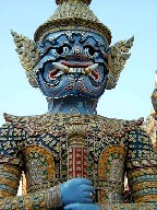  Statue