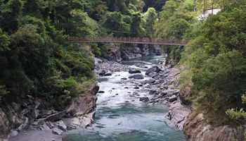 �쐨�k�ƐM���݋��i�G���j