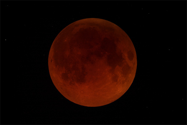 200007160606_RedMoon.jpg