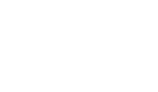 変化する炎を眺め、火で調理したものを食べ、焚き火を囲んで語る、
これが、すがPAPA流の焚き火の愉しみ方だ。
焚き火は、暗闇を照らす灯りであり、温もりをくれる暖房であり、
万能の調理用具であり、そして、見飽きないアートでもある。
火をおこす。薪をくべる。ゆれる炎とオレンジ色の熾き火。
パチパチと薪のはぜる音と、ゆるりと立ち上る煙。
肉を焼く、魚を焼く、野菜を焼く。旨そうな匂いが鼻孔をくすぐる。
食べて、飲んで、饒舌に語って、焚き火を見つめる。
そして沈黙…焚き火が心と身体を解き放ってくれる瞬間だ。