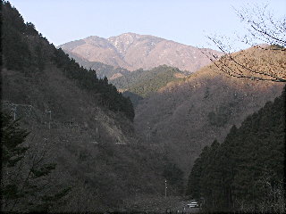 神ノ川林道から大室山を望む