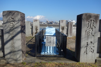 ���L���e��