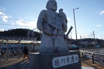 ����w�O�̓���ƍN��