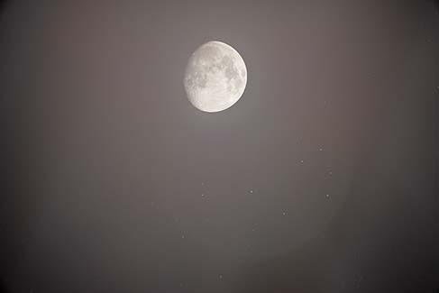 月とプレアデス星団