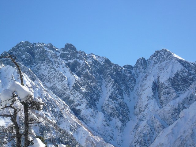 TAKIDANI09.JPG - 82,374BYTES