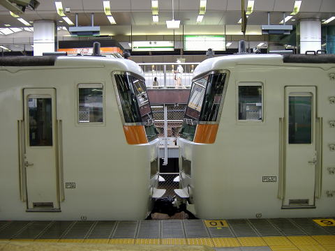 東海道線における185系の併結編成