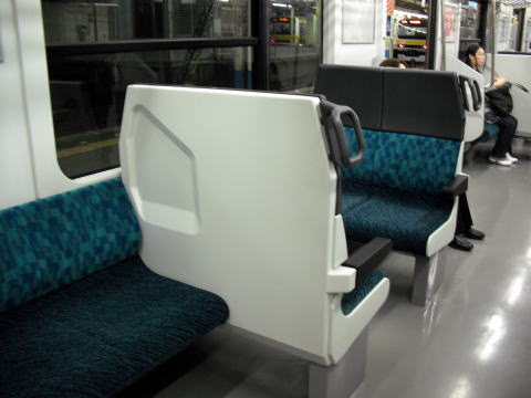 JR209系のボックスシート