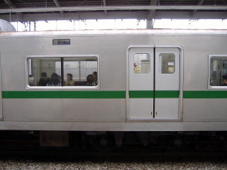 東京メトロ6000系の窓