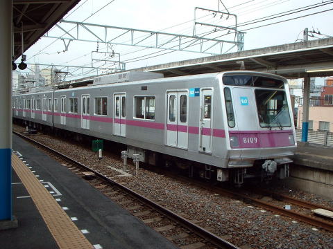 東京メトロ8000系
