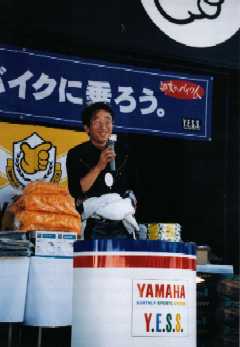 照れまくりのX006:前田さん