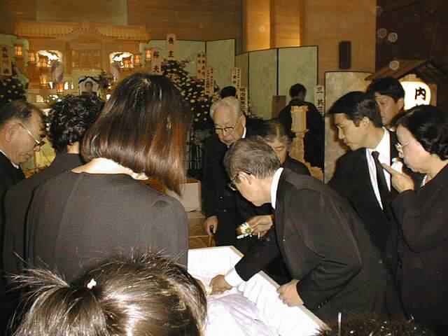 �u�ʂ�ԁv������ߐe��